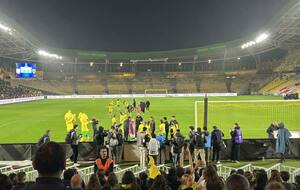 🎉 Une belle soirée à la Beaujoire pour nos féminines ! 💛💚